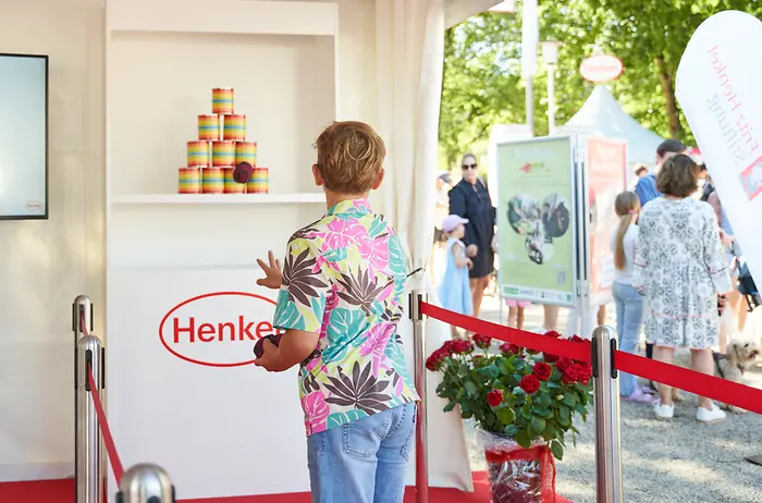 Dosenwerfen für den guten Zweck beim Henkel-Preis der Diana 2022